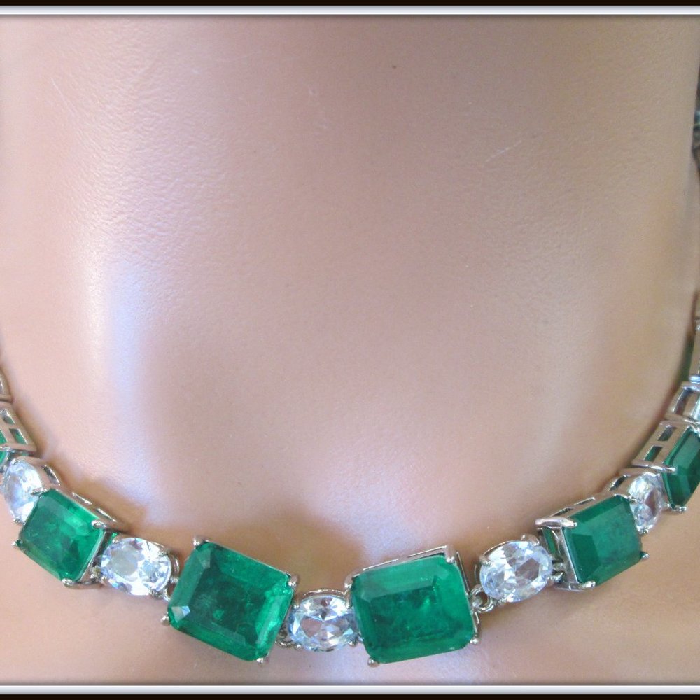 EMERALD GEMSTONE HAND CRAFT LADIES NECKLACE 18K WHITE GOLD FILLED 16 INCH